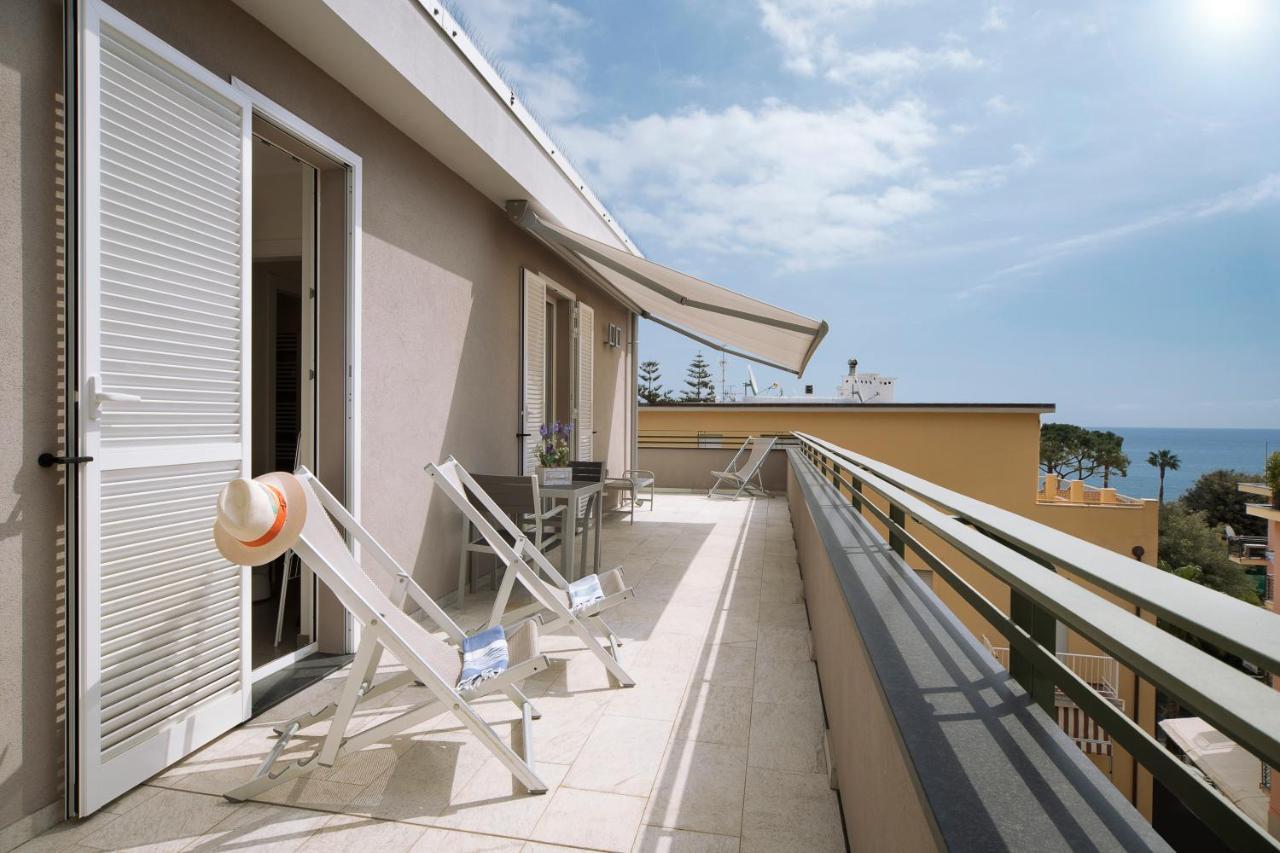Hotel Residence Laigueglia Free Parking Eksteriør billede