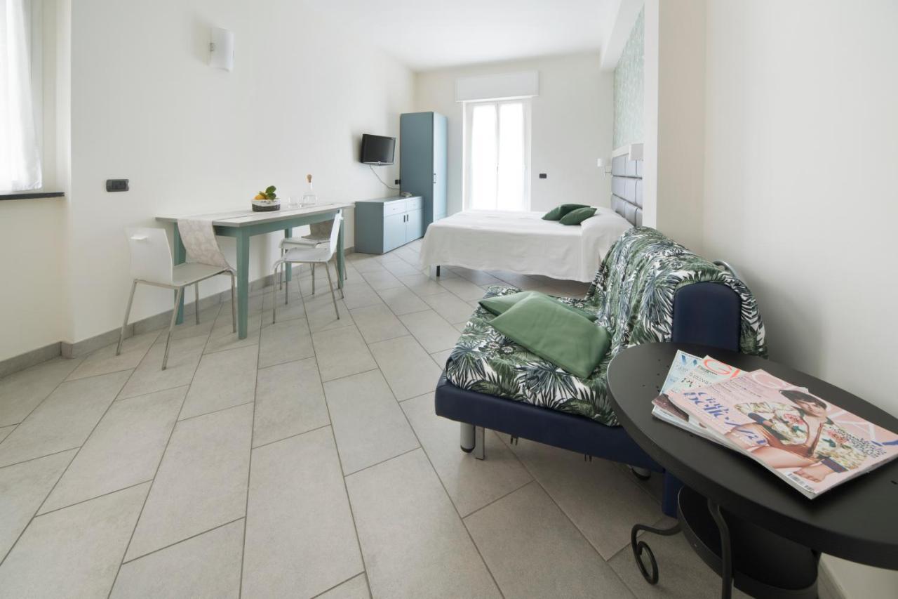 Hotel Residence Laigueglia Free Parking Eksteriør billede